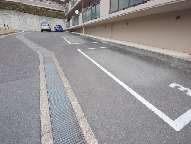 タラ生駒Ⅱの駐車場
