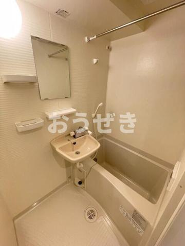エクセレントアフィー横浜橋の浴室