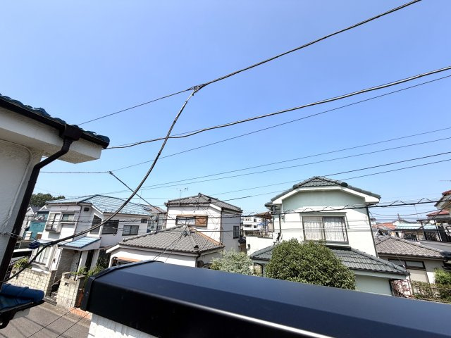 越谷市袋山２期１号棟　新築戸建の展望|抜け感のある景色が魅力的なロケーション。室内からの視線も遠くまで通り開放的です。
