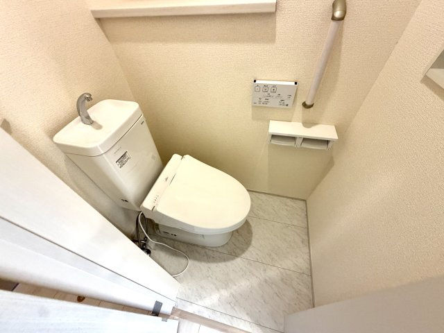 越谷市袋山２期１号棟　新築戸建のトイレ|階ごとに独立したトイレを設置。生活階に合わせた移動動線が確保され、日々の暮らしがより快適になります。