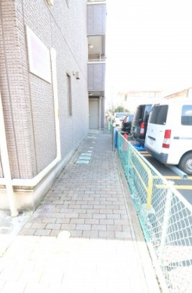 クラージェ津田沼のエントランス