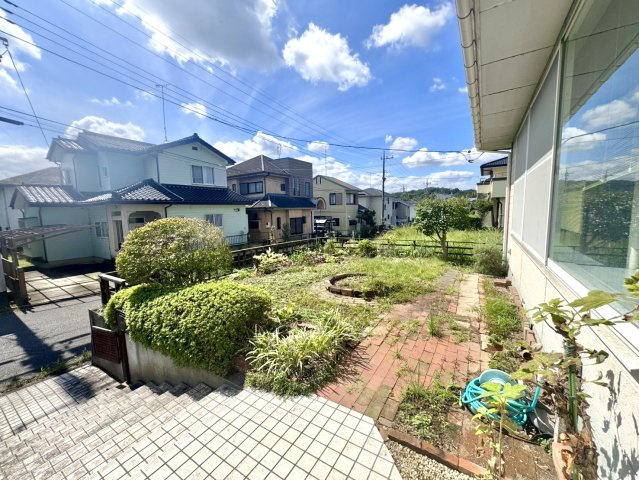 【中古戸建】高崎市吉井町南陽台3丁目の外観|■お庭｜お庭付きで家庭菜園やお子様も遊べるほどのお庭がございます♪まずはお気軽にお問い合わせください！