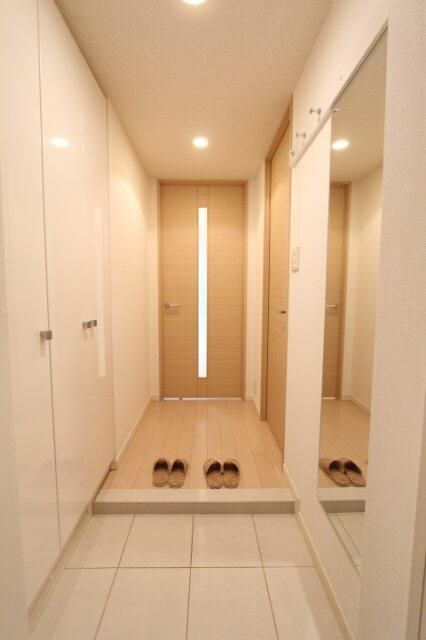 プライムアーバン用賀の玄関