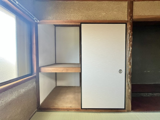 向野町貸家の収納