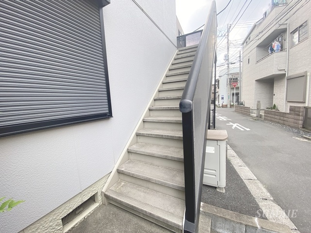 キャッスルハイツのその他共用部分|共用階段です☆