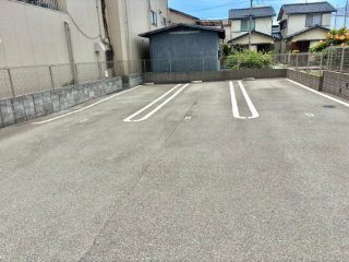 シャーメゾン・クライムの駐車場