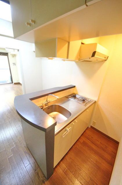 鎌ケ谷市くぬぎ山２丁目のアパートのキッチン