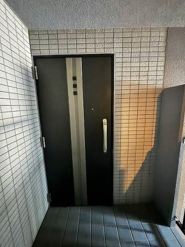 ヴァンデュール・アッシュ南船場の玄関