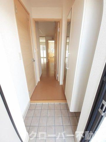 カーサ　ベレッツァＢの玄関