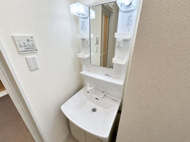 台東区入谷１丁目の賃貸マンションの独立洗面台