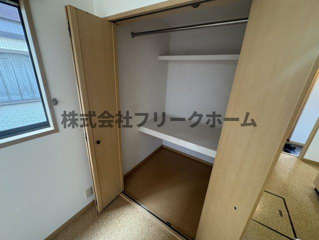 小金井市中町３丁目のアパートの収納