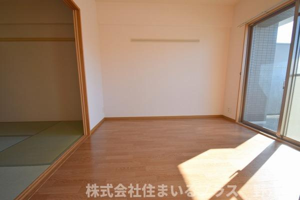グリーンサイド鶴見の洋室