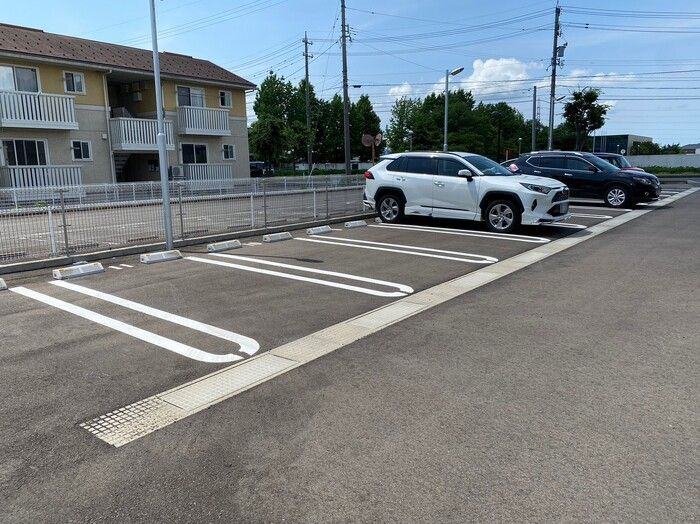 グラン瓜生の駐車場
