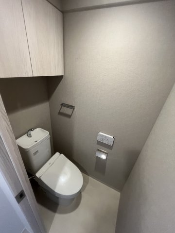 びゅうリエット横浜東神奈川のトイレ|※別号室の参考写真です(現況優先・仕様違いの場合あり)