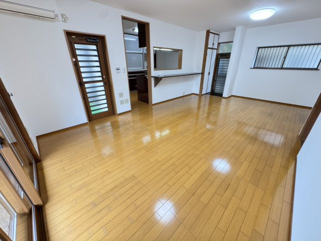 菅野6丁目戸建Ⅱの居間・リビング