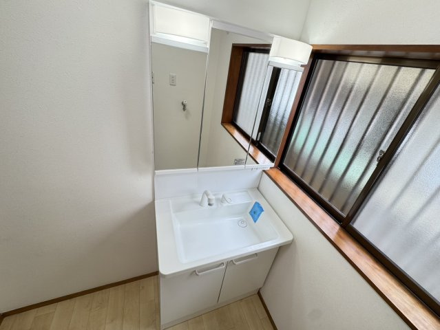 菅野6丁目戸建Ⅱの独立洗面台