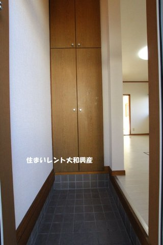 トラッドハウス12番館の玄関