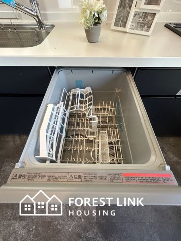 八尾市久宝寺1丁目戸建のその他|食洗機が組み込まれており、家事の負担を軽減します。