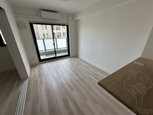 MAISON PREMIER UMEDA NORTHの居間・リビング