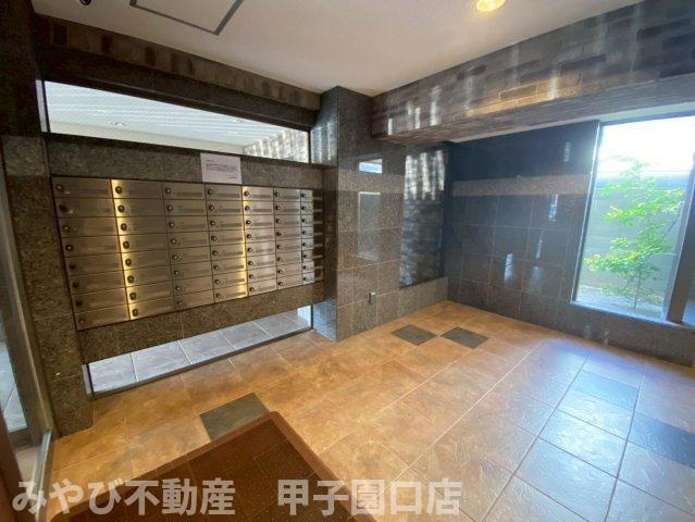 キャッスルプラザ甲子園アネックスのエントランス