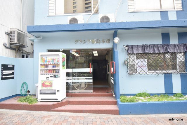 グラシア都島本通　仲介手数料無料のエントランス