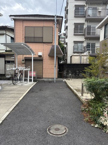 大岡五丁目戸建ての駐車場