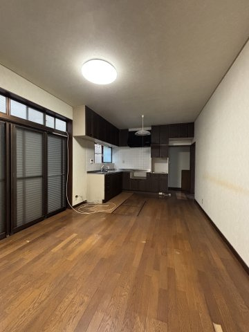 大岡五丁目戸建ての居間・リビング