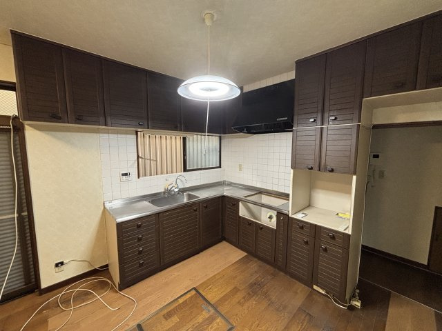 大岡五丁目戸建てのキッチン