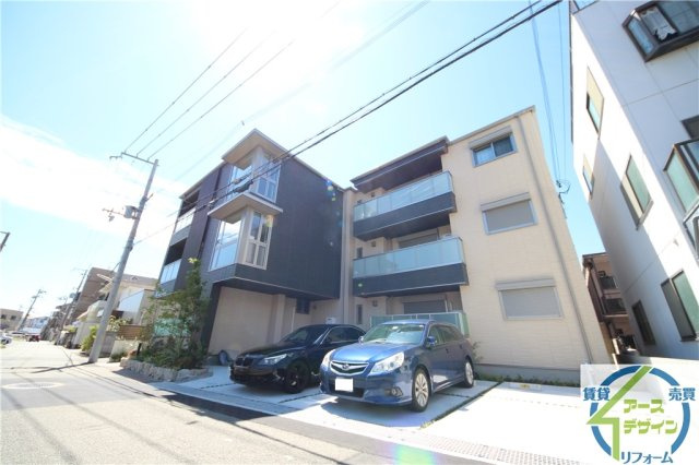 リバーツリーの駐車場