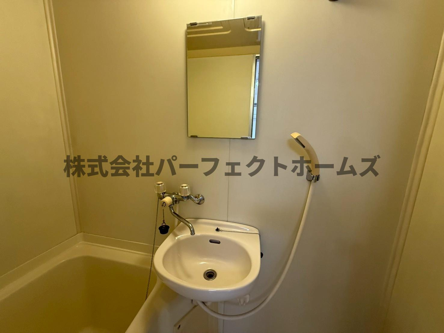 サンライズ枚方の洗面所|ゆったりとスペースのある洗面所