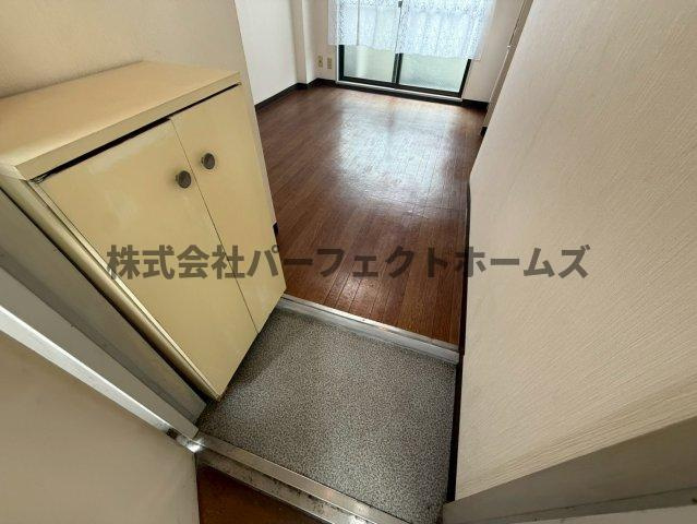 サンライズ枚方の玄関|収納もある玄関です