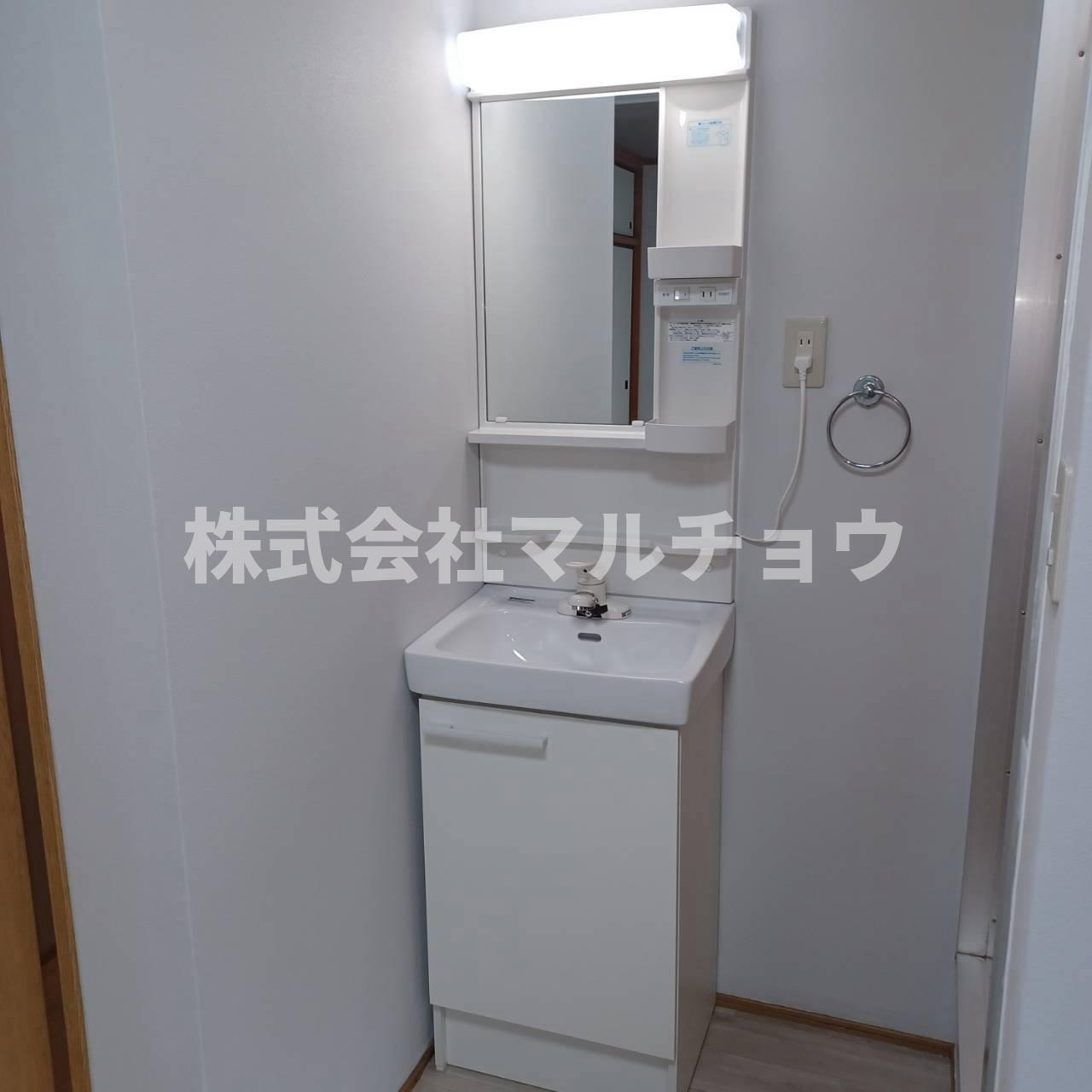 メゾン文里A棟の洗面所|コンパクトで使いやすい洗面所
