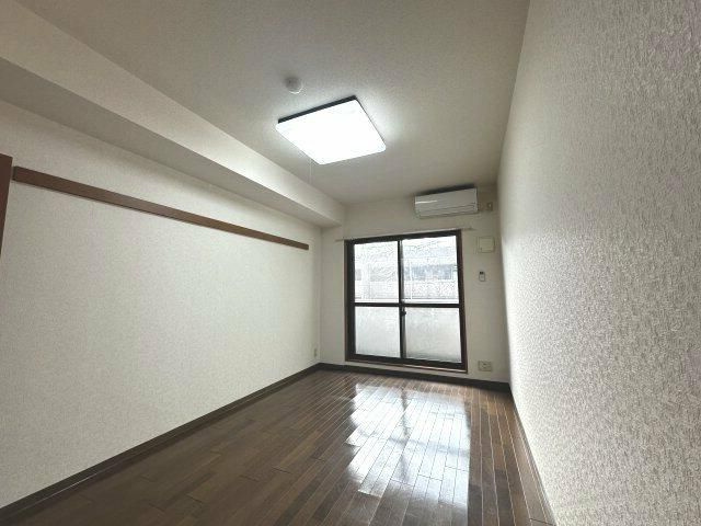川崎市麻生区上麻生５丁目の賃貸マンションの居間・リビング
