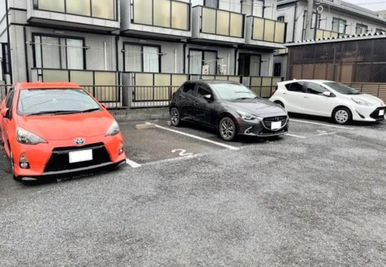 アルカンシェルの駐車場