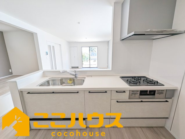 南城市佐敷津波古　新築戸建て　全３棟　Ａ号棟のキッチン|【施工例】※同施工の別物件写真

