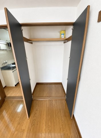 市川市福栄２丁目のアパートの収納