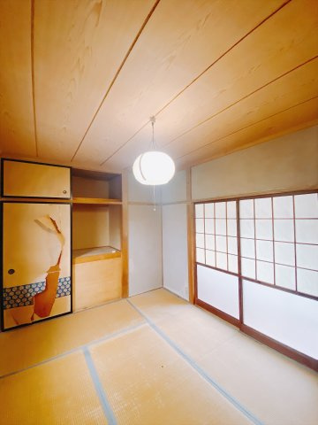 【中古戸建】前橋市青柳町の和室|■2階和室｜来客時には宿泊スペースとしても活躍します。畳はご入居直前に入れさせていただきます( ＾＾ )