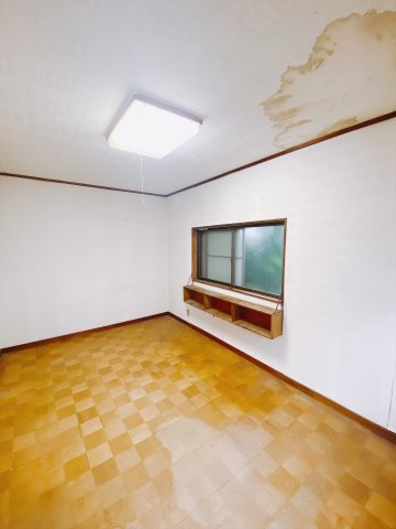 【中古戸建】前橋市青柳町の洋室|■1階洋室｜陽光たっぷり差し込む空間♪自分時間も充実できる空間です！