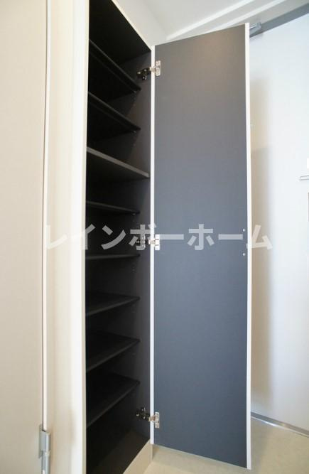 リブリ・シャルマン上戸田の玄関