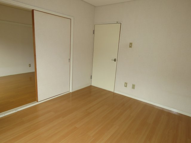 霞ポリテの洋室