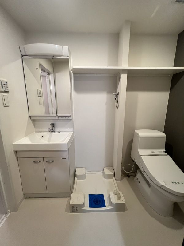 HY's Salire 用賀の洗面所|脱衣スペースもあります