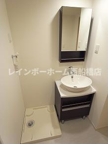 船橋市夏見３丁目のアパートの独立洗面台