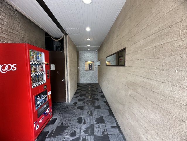 プロスピリティー谷九駅前ビルのロビー