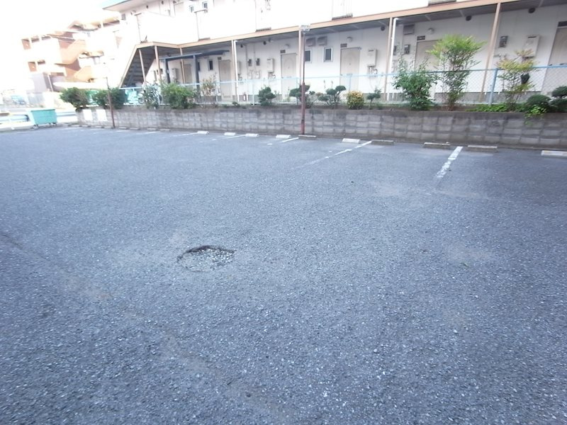 サイプレスの駐車場