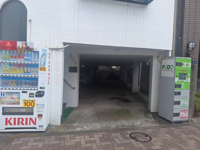 クレインマンションのエントランス