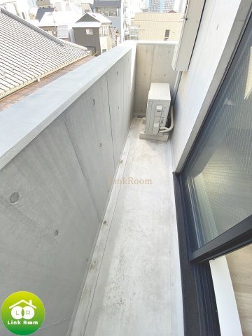 CREAL門前仲町のバルコニー