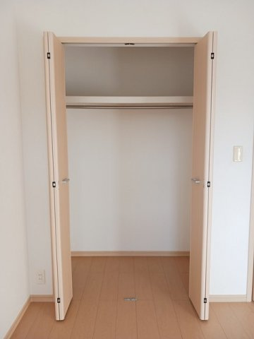 ラ・メゾン　アンソレイエ　Ａの収納|こまごまとしたものを収納できそうですね