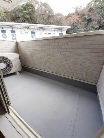 エルハーベン加茂宮Ｃのバルコニー|お洗濯にも便利なバルコニー付き