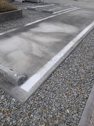エルハーベン加茂宮Ｃの駐車場|駐車場があるので、車を買う予定の方も安心です