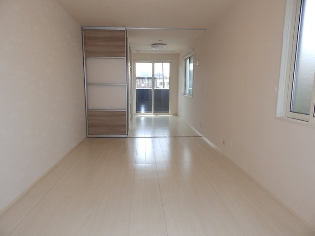 【居間・リビング】 | アンベル新山口Ⅱ | 同間取り別部屋写真です。